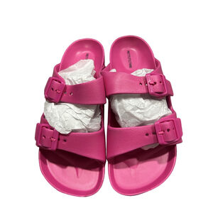 New without box PrettyLittleThing Pink Double Buckle Rubber Pink Sliders size 7